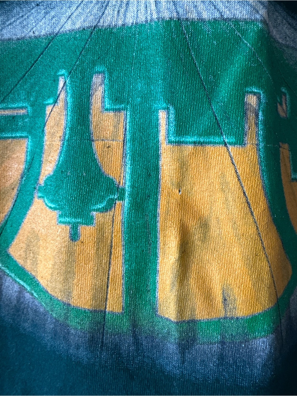 NBA Seattle SuperSonics Men’s Vintage Short Sleeve Logo Tee - Green & Yellow - Picture 4 of 8